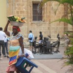 This fruit lady didn´t like me for taking a picture of her - too bad, she looks so colorful!