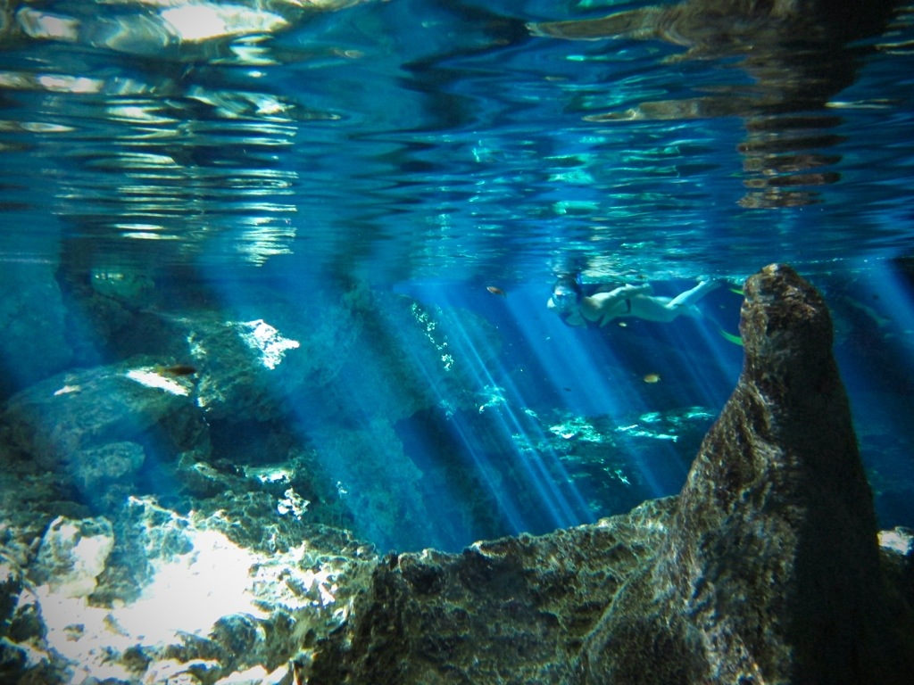 Snorkeling at Cenote Dos Ojos - flashpackersguide.wordpress.com