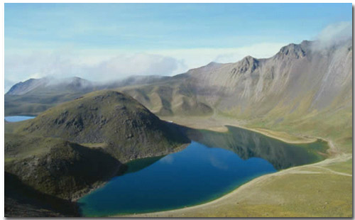Crater Lakes la Luna and el Sol  - photo: www.parkswatch.org